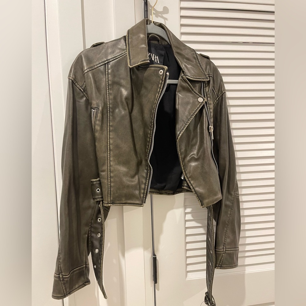 Zara belted leather jacket ✨bloggers favorite!